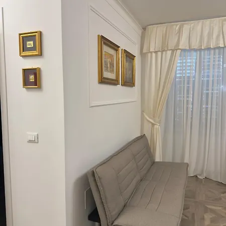 Bed and Breakfast La Degli Specchi Piazza Unita D'italia *