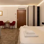 La Degli Specchi Piazza Unita D'italia Triest