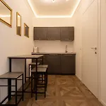 La Degli Specchi Piazza Unita D'italia 3* Triest