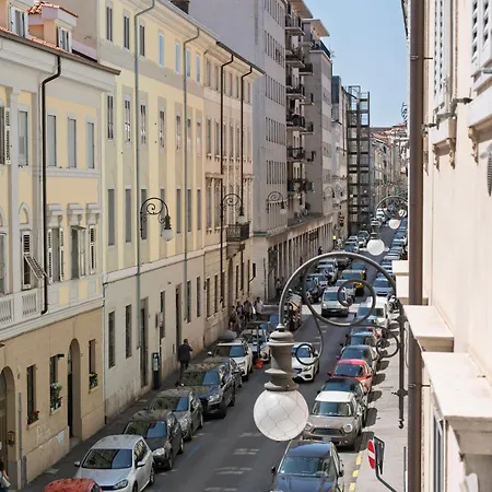La Degli Specchi Piazza Unita D'italia * ترييستي