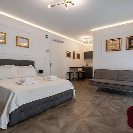 Bed & Breakfast La Degli Specchi Piazza Unita D'italia *