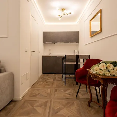 La Degli Specchi Piazza Unita D'italia 3*