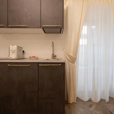 La Degli Specchi Piazza Unita D'italia Bed & Breakfast 3*