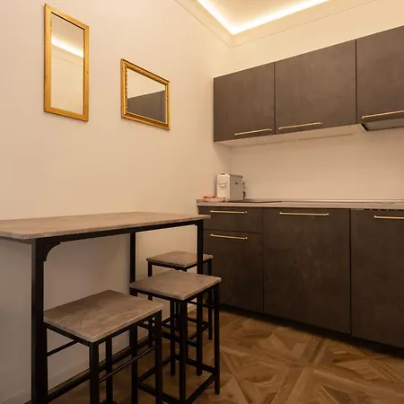 La Degli Specchi Piazza Unita D'italia فندق مبيت وإفطار ترييستي